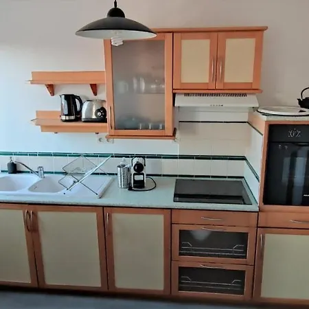 Le Baco-baco, Face Au Château, Avec Parking *