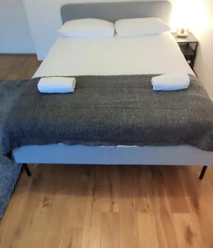 Le Baco-baco, Face Au Chateau, Avec Parking *